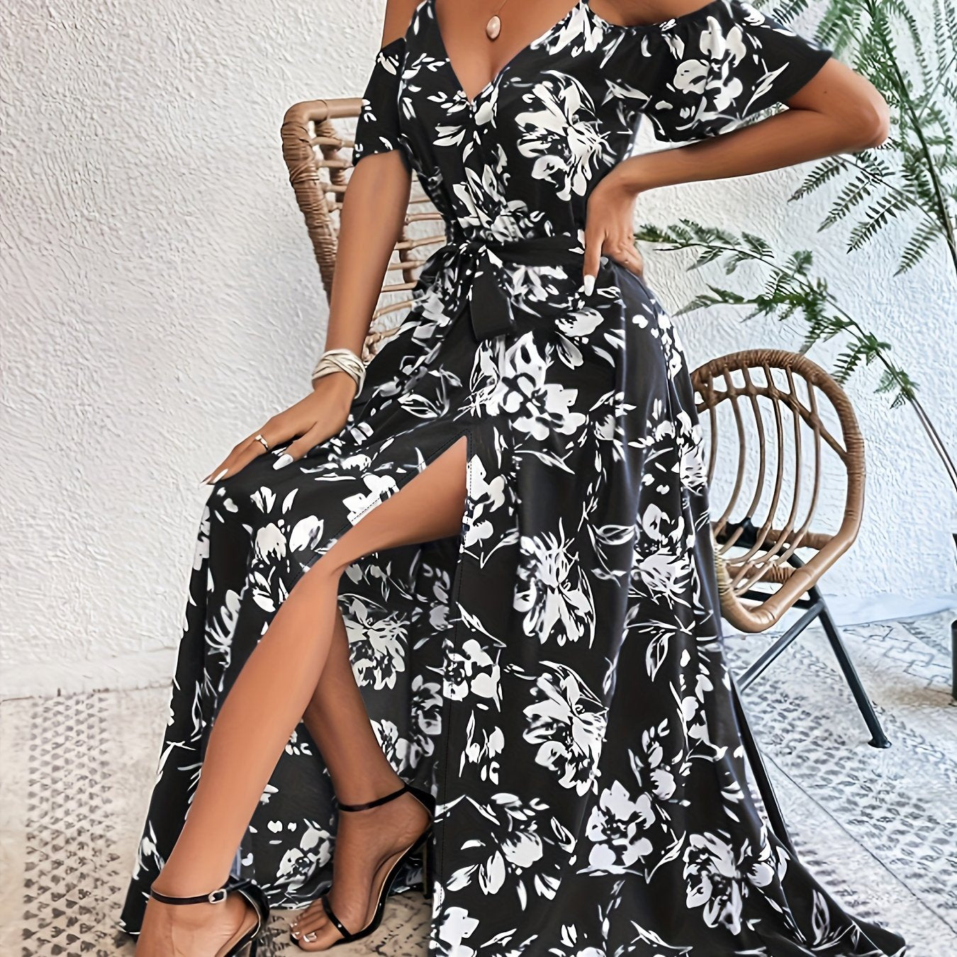 Vestido Elegante Floral para Mujer con Hombros Descubiertos y Cinturón, Corte A-Line con Abertura, Perfecto para Primavera y Verano