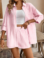 Conjunto Elegante de Camisa a Rayas y Shorts para Mujer – Estilo Casual y Moderno de Verano